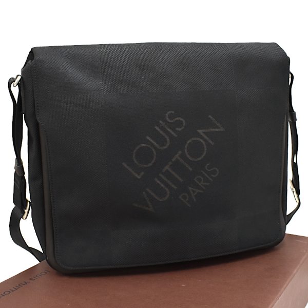 5000041884102598 1 Louis Vuitton Messager Shoulder Bag Damier Jean Noir Black