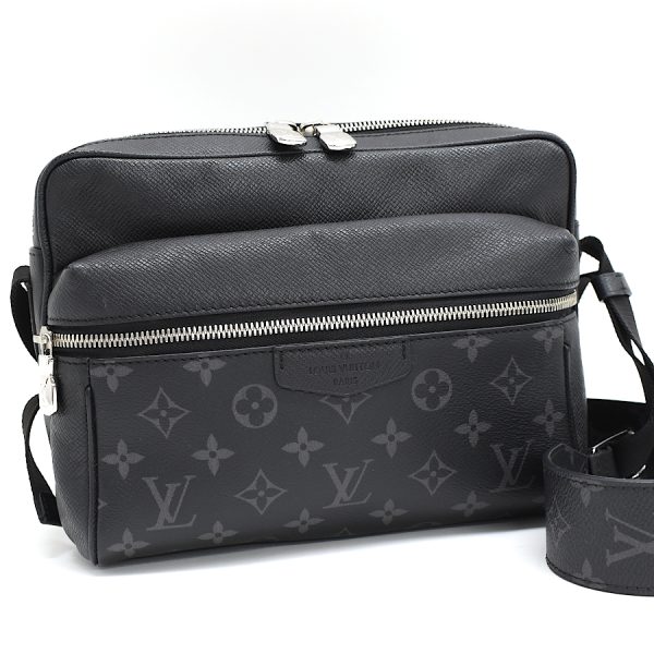 5000041884102626 1 Louis Vuitton Outdoor Messenger PM Taigarama Noir Black