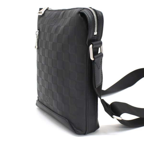 5000041884102683 2 LOUIS VUITTON Discovery Messenger BB Shoulder Bag Damier Onyx Black