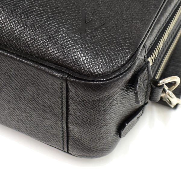 5000041884400210 6 Louis Vuitton Neopavel Clutch Bag Taiga Leather Ardoise Black