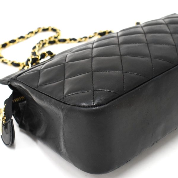 binary comment CHANEL Chain Shoulder Bag Matelasse Lambskin Black