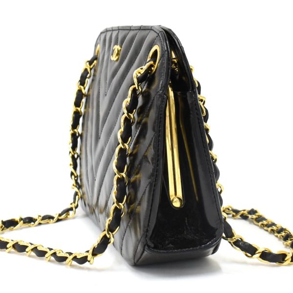 5000065884102799 2 CHANEL Chain Shoulder Bag V Stitch Chevron Leather Black