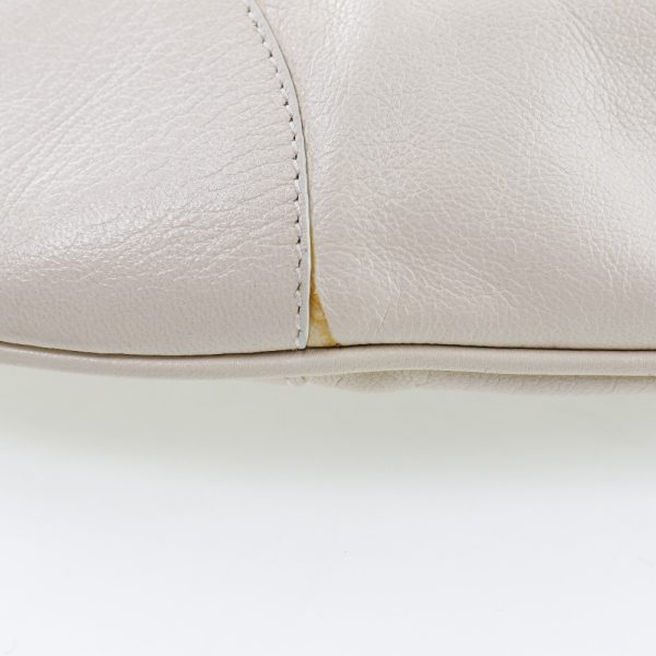 51150477 9 Salvatore Ferragamo Shoulder Bag Gancini Calf White Flap