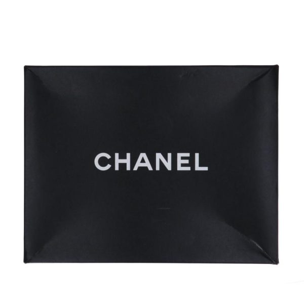 53006 6 Chanel Vintage Shoulder Bag Caviar Skin