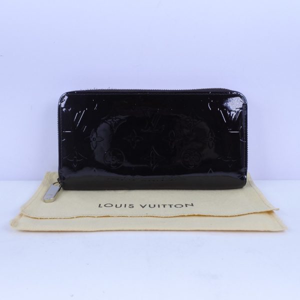 53150402 11 LOUIS VUITTON Zippy wallet M93522 Vernis Amarant red