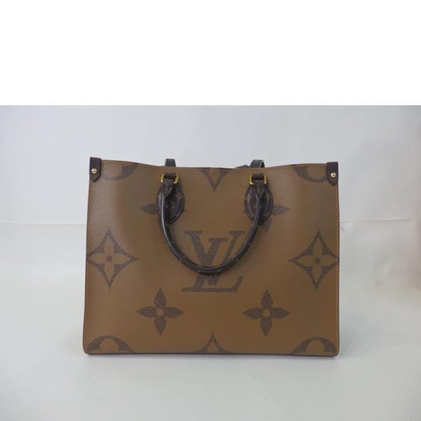 53685 2 Louis Vuitton On the Go MM Tote Bag Monogram Giant Reverse