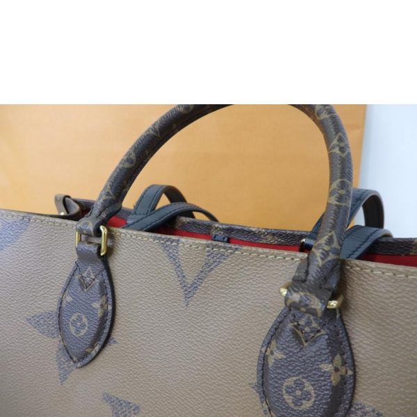 53685 7 Louis Vuitton On the Go MM Tote Bag Monogram Giant Reverse