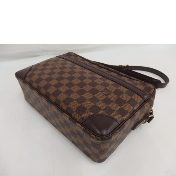 53772 5 Louis Vuitton Trocadero 27 Damier Bag