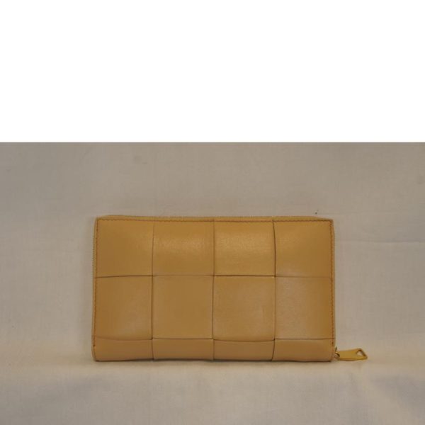 55017 1 Bottega Veneta Maxi Intrecciato Round Zipper Wallet Beige