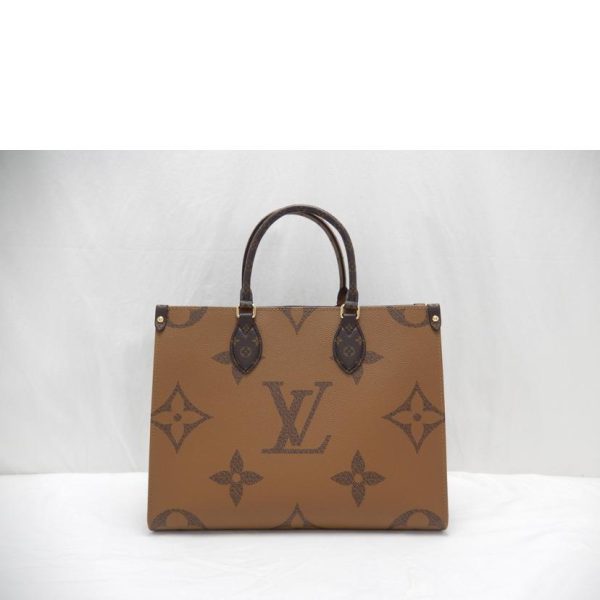 55510 2 Louis Vuitton On the Go MM Tote Bag Monogram