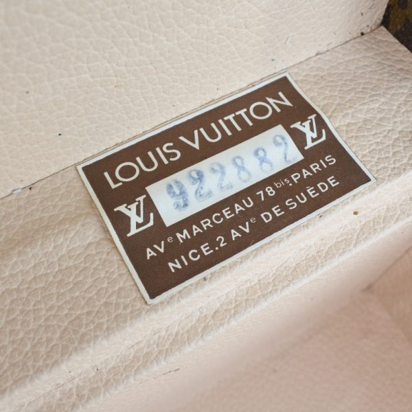 56140441 11 LOUIS VUITTON Cotoville 40 Trunk M21424 Brown