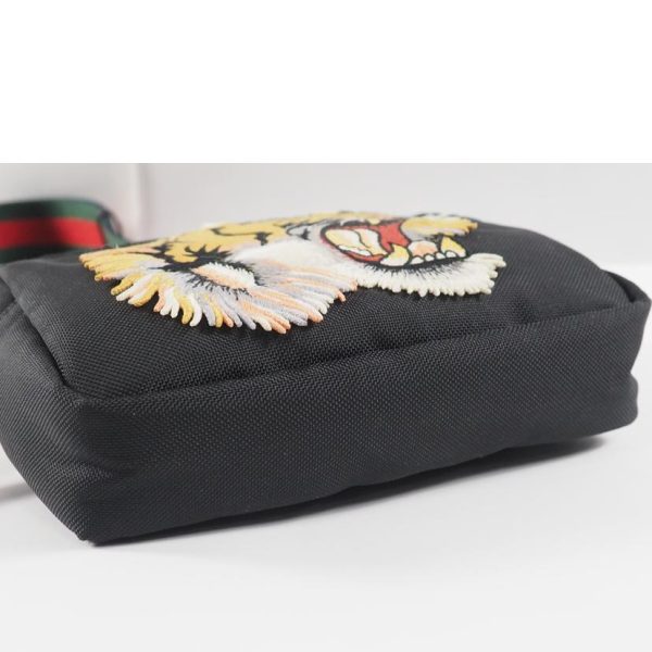 56463 5 GUCCI Embroidered Tiger Body Bag