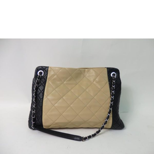 57843 2 CHANEL Matelasse Bicolor Chain Tote Bag Black Beige