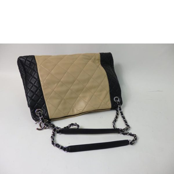 57843 4 CHANEL Matelasse Bicolor Chain Tote Bag Black Beige