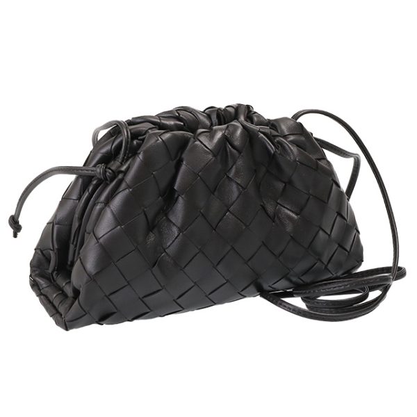 585852 vcp1 8803 BOTTEGA VENETA THE POUCH Intrecciato clutch bag black