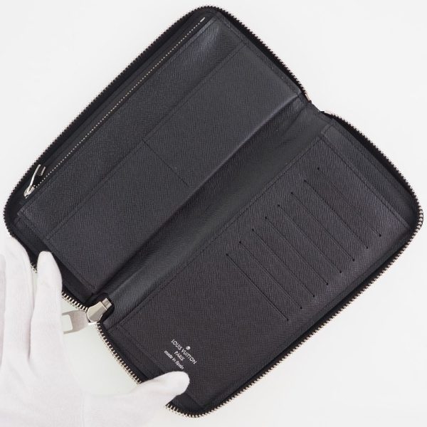 59170451 6 LOUIS VUITTON Zippy long wallet M32822 Taiga Black