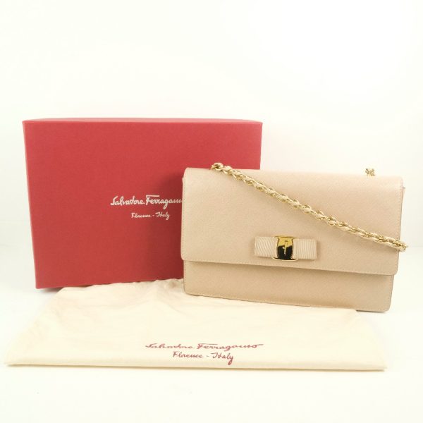 61140317 10 Salvatore Ferragamo Shoulder Bag Vera Calf Beige