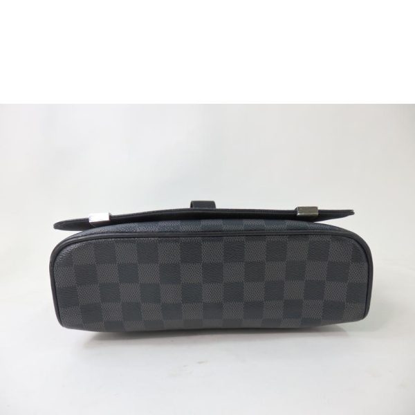 62260 4 Louis Vuitton District PM NM Messenger Bag Damier Graphite