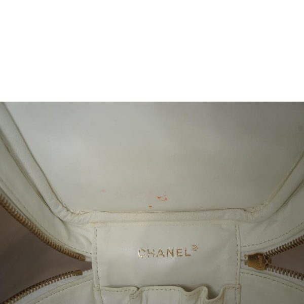 65681 6 Chanel Matelasse Chain Shoulder Bag White