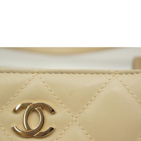 66135 8 Chanel Lambskin Handbag Creme