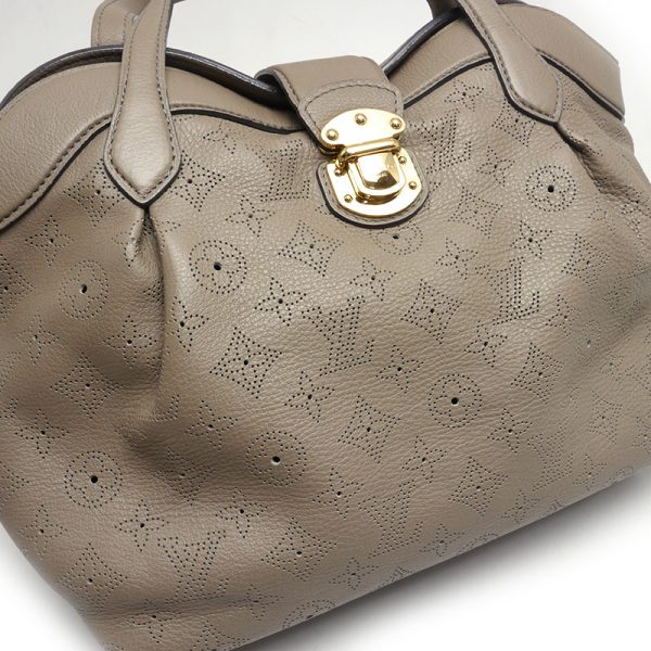 6h0523 5 Louis Vuitton LV Seals PM Mahina handbag