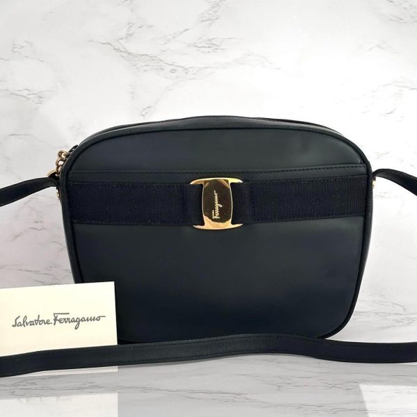 7 18657 Salvatore Ferragamo Shoulder Bag Vara Ribbon Navy