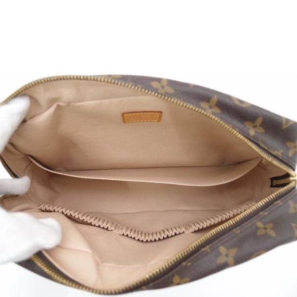 70828 4 Louis Vuitton Truth Toilette 28 Clutch Bag Monogram