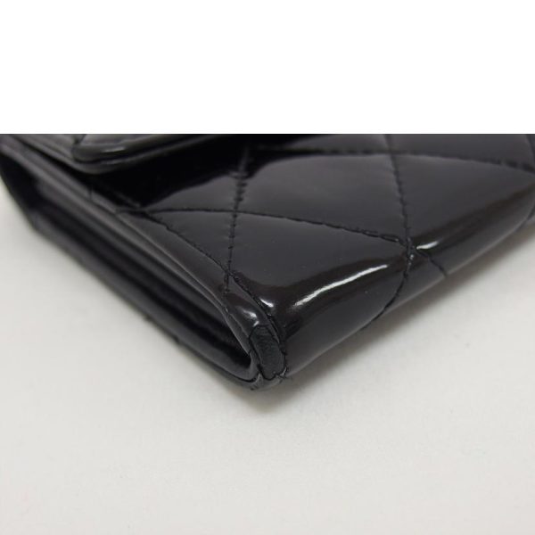 70911 8 Chanel Brilliant Matelassé Patent Leather Bi Fold Wallet Black