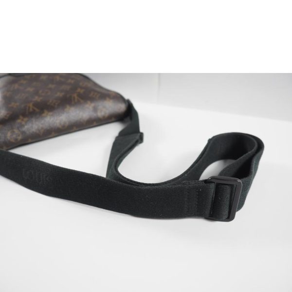 71914 3 Louis Vuitton Bass MM Messenger Bag Monogram Macassar