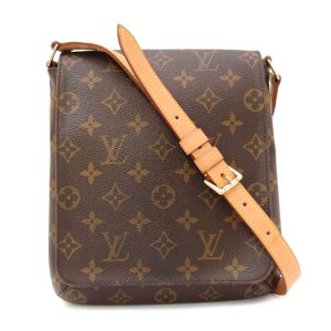 73059 1 Louis Vuitton Bum Bag Dauphine Monogram Reverse