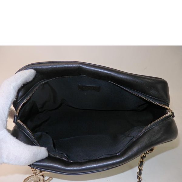 73979 5 Chanel Bicolor Chain Shoulder Black