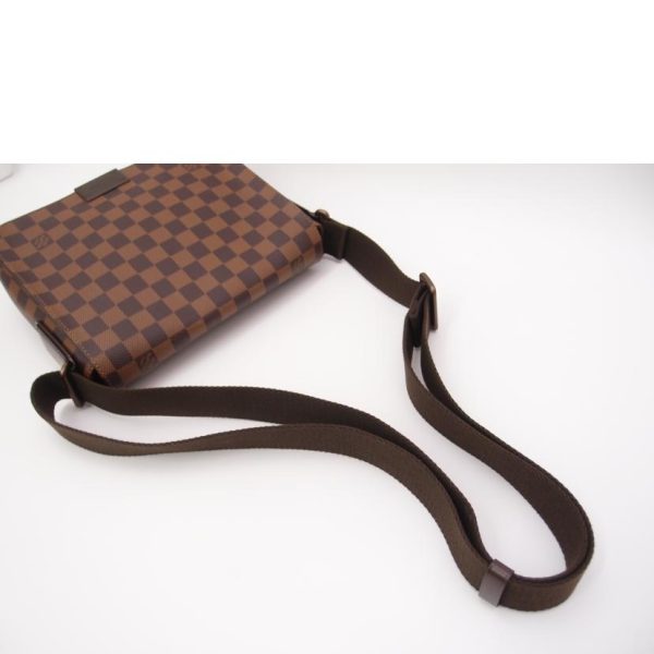 76258 4 Louis Vuitton District PM Damier Ebene Messenger Bag Brown