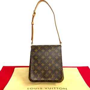 770a770 29409 1 Louis Vuitton Epi Saint Jacques Poigner Long Handbag