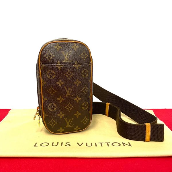 771a770 33383 1 Louis Vuitton Vintage Pochette Ganju Monogram Leather Body Bag Brown