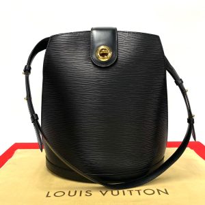 772a772 34873 1 Louis Vuitton Saintonge Shoulder Bag Monogram Canvas Brown Black