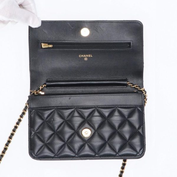 81634 5 Chanel Matra Serum Skin Chain Wallet