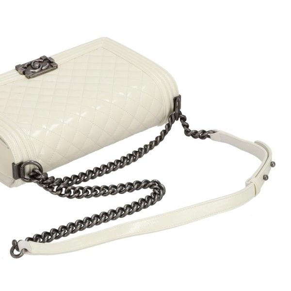 82611 4 Chanel Boy Chanel Matelassé Chain Shoulder Bag White