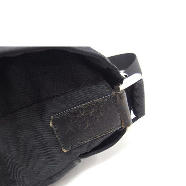 83249 8 Gucci Nylon Messenger Bag Black