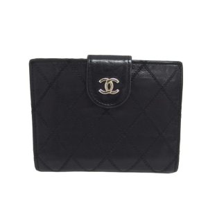 85076 1 Fendi Bag Bugs Continental Chain Wallet