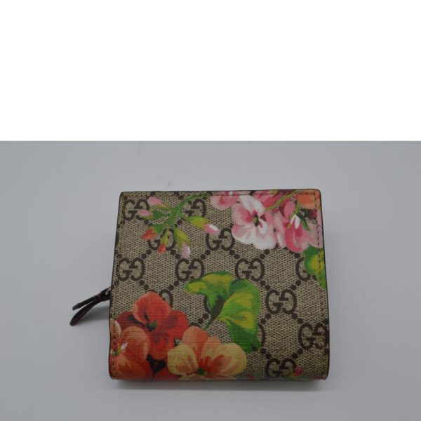 85969 2 Gucci GG Blooms Compact Leather Wallet