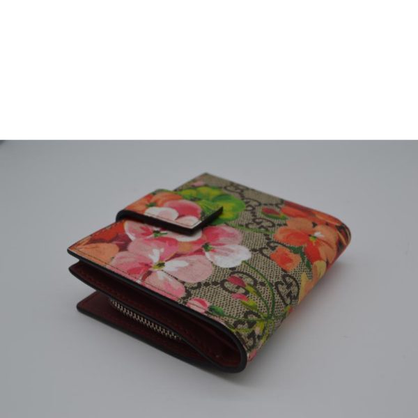 85969 3 Gucci GG Blooms Compact Leather Wallet