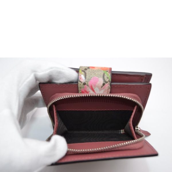 85969 5 Gucci GG Blooms Compact Leather Wallet