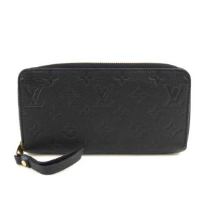 89154 1 Louis Vuitton Pochette My Lock Me Mini Calf Leather Chain Bag