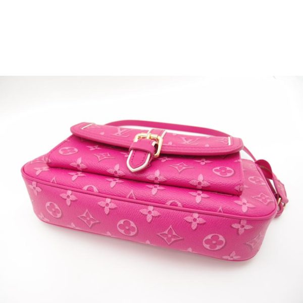 89524 3 Louis Vuitton Maxi Pochette Accessory Monogram Clutch Bag Fuchsia