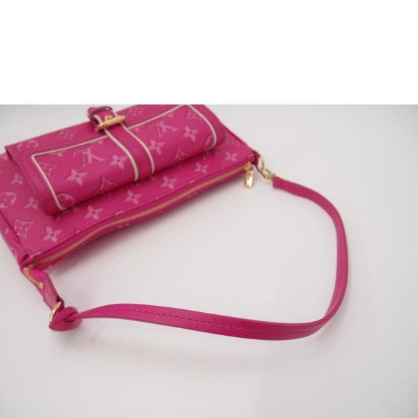 89524 4 Louis Vuitton Maxi Pochette Accessory Monogram Clutch Bag Fuchsia