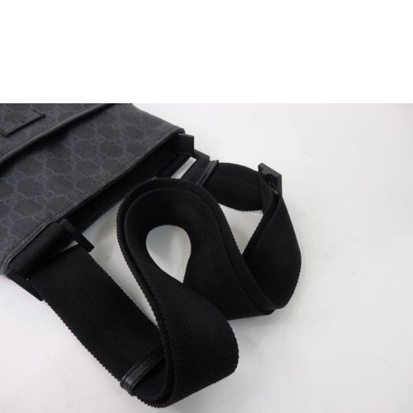 89801 5 GUCCI GG Supreme Shoulder Bag