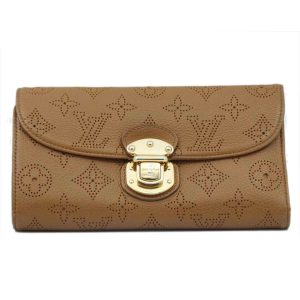 90239 1 Louis Vuitton Pochette Clutch Bag Monogram Canvas Brown