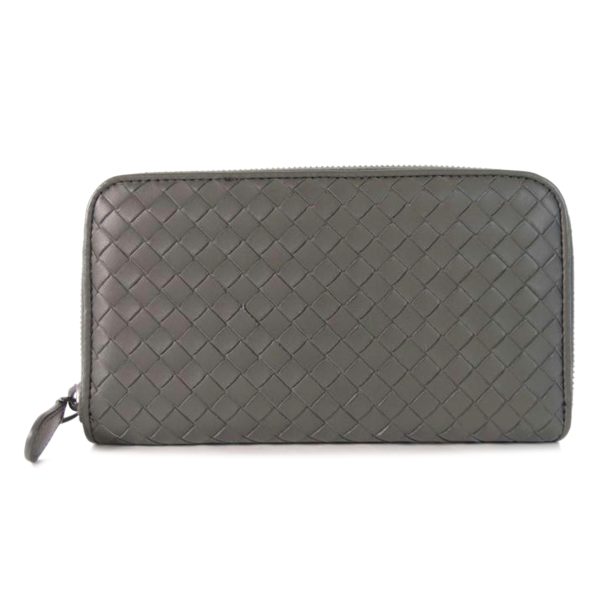 90445 1 Bottega Veneta Round Zipper Long Wallet Black