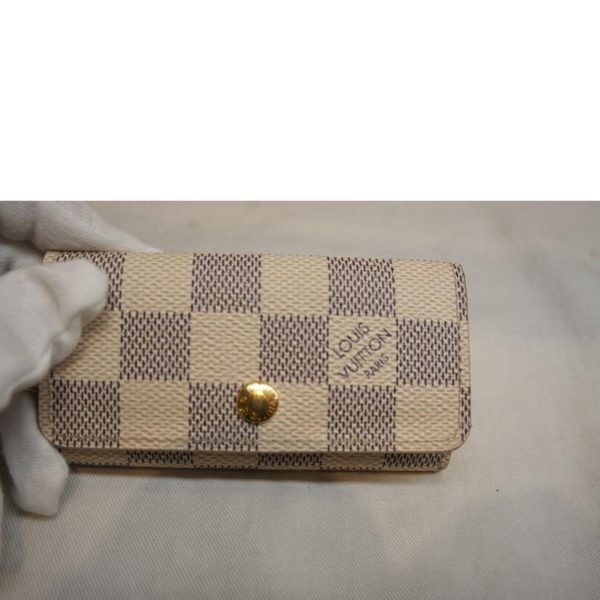 92166 5 Louis Vuitton Multicle 4 Azur Key Holder White