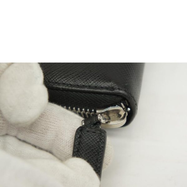 92267 7 Prada Round Zipper Long Wallet Black